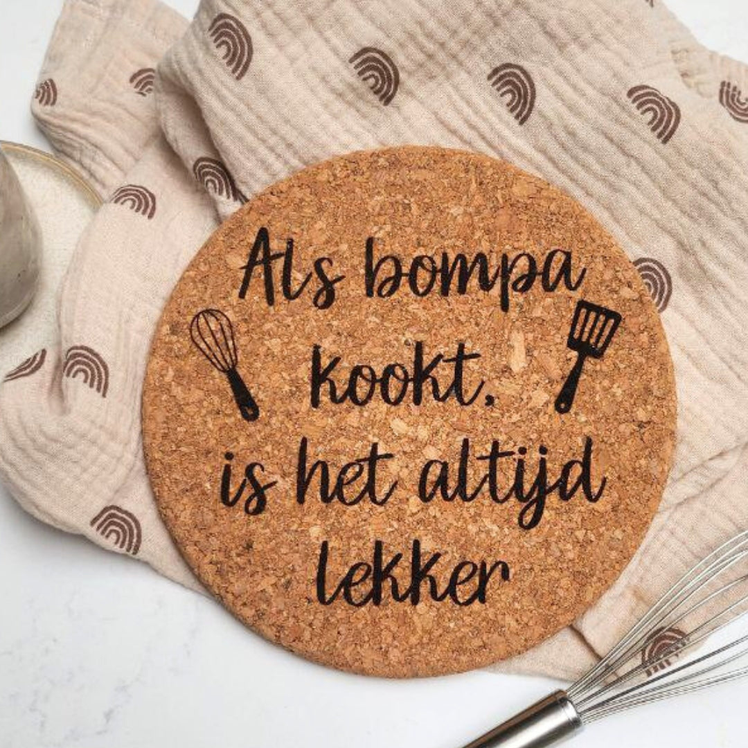 Panonderzetter - Als bompa kookt, is het altijd lekker